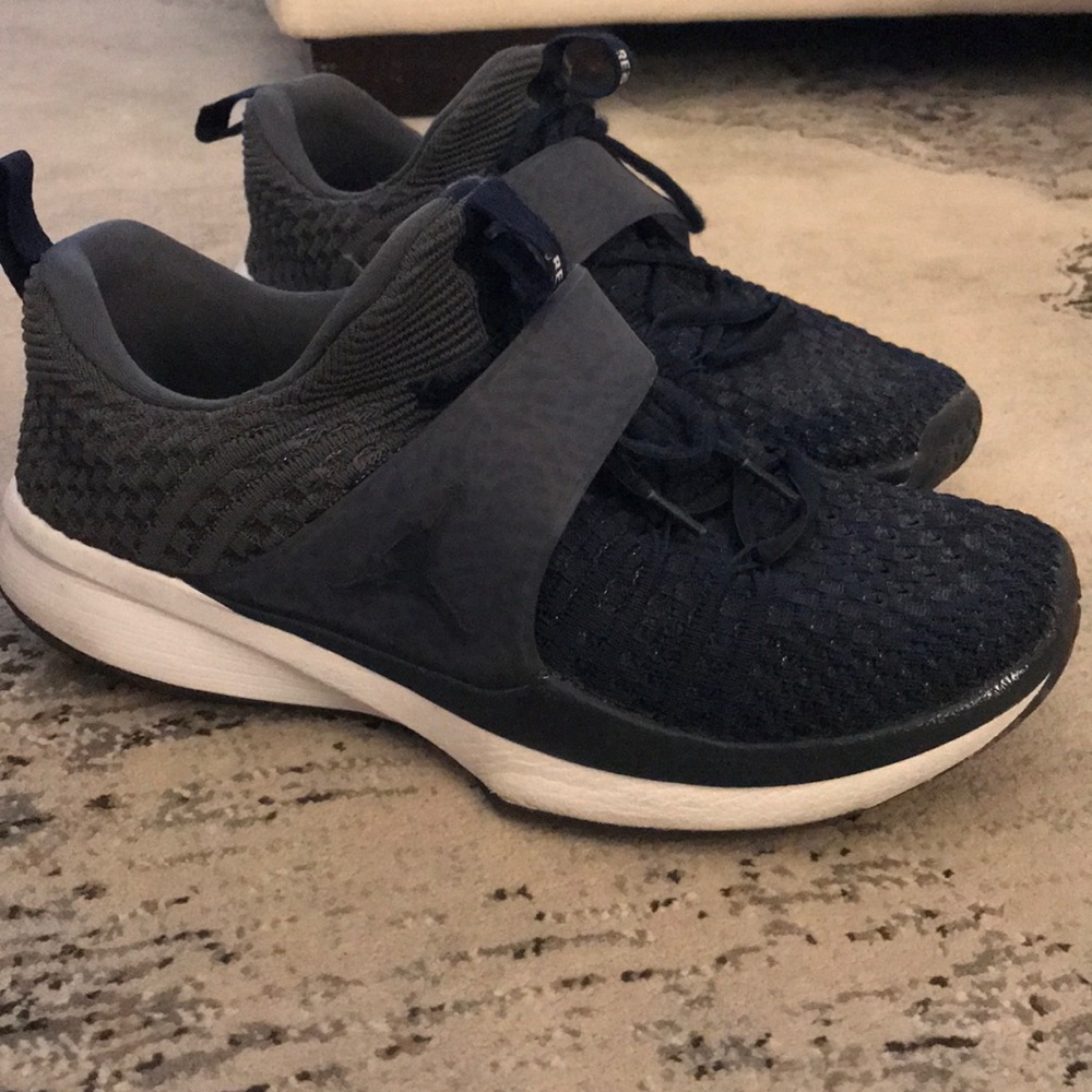 Navy blue Jordan tennis shoe Men’s size 7.5 US